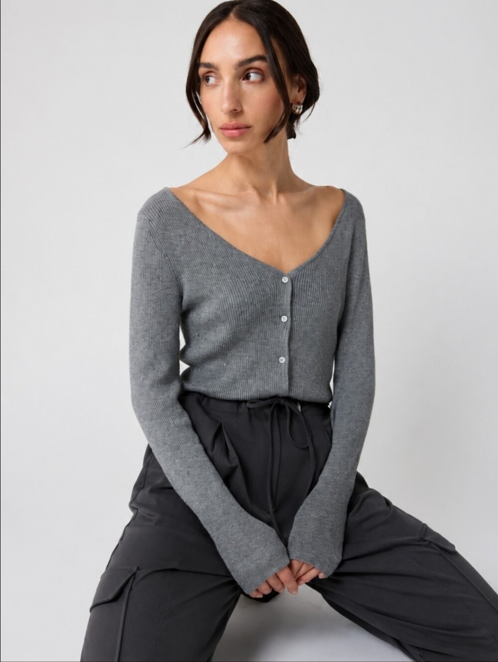 ALMINA CONCEPT CROPPED V NECK CARDIGAN